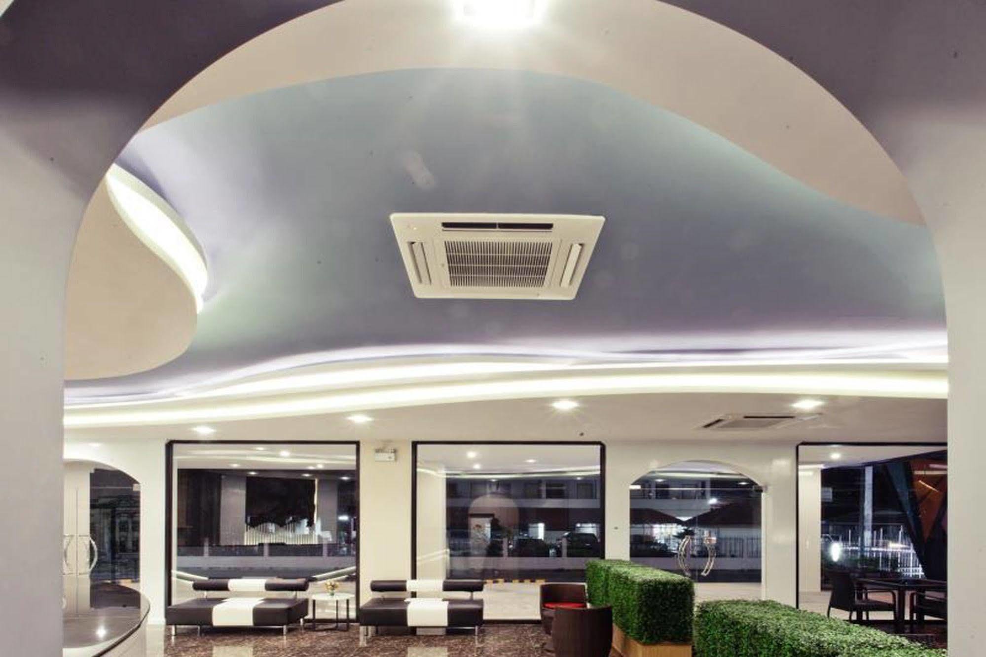 The Proud Hotel Ubon Ratchathani Exteriör bild