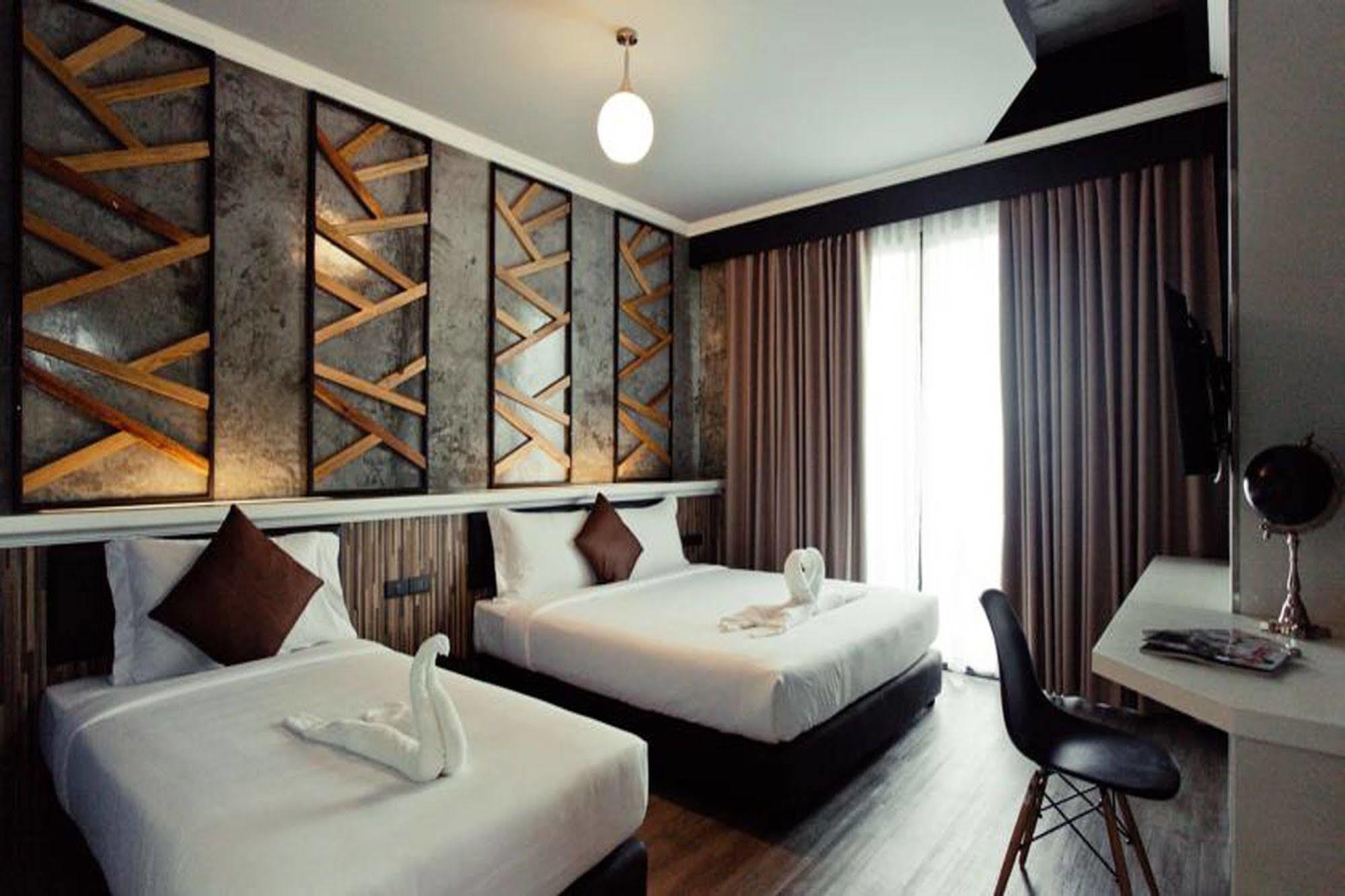 The Proud Hotel Ubon Ratchathani Exteriör bild
