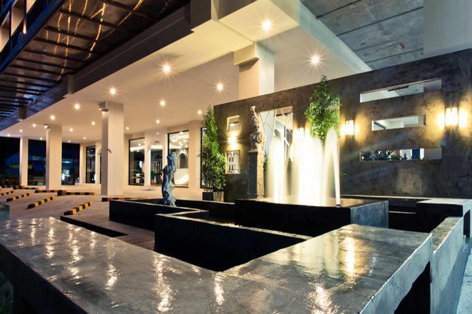 The Proud Hotel Ubon Ratchathani Exteriör bild